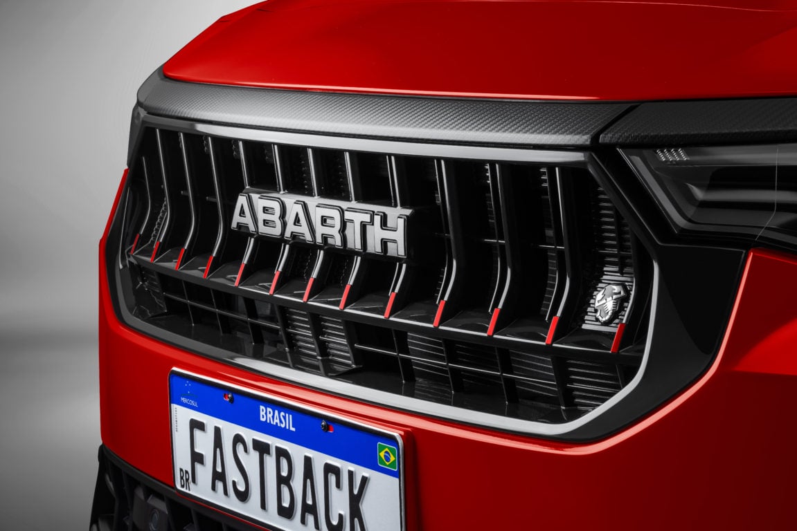 Fiat Fastback passa por renovação visual e ganha nova grade dianteira ...