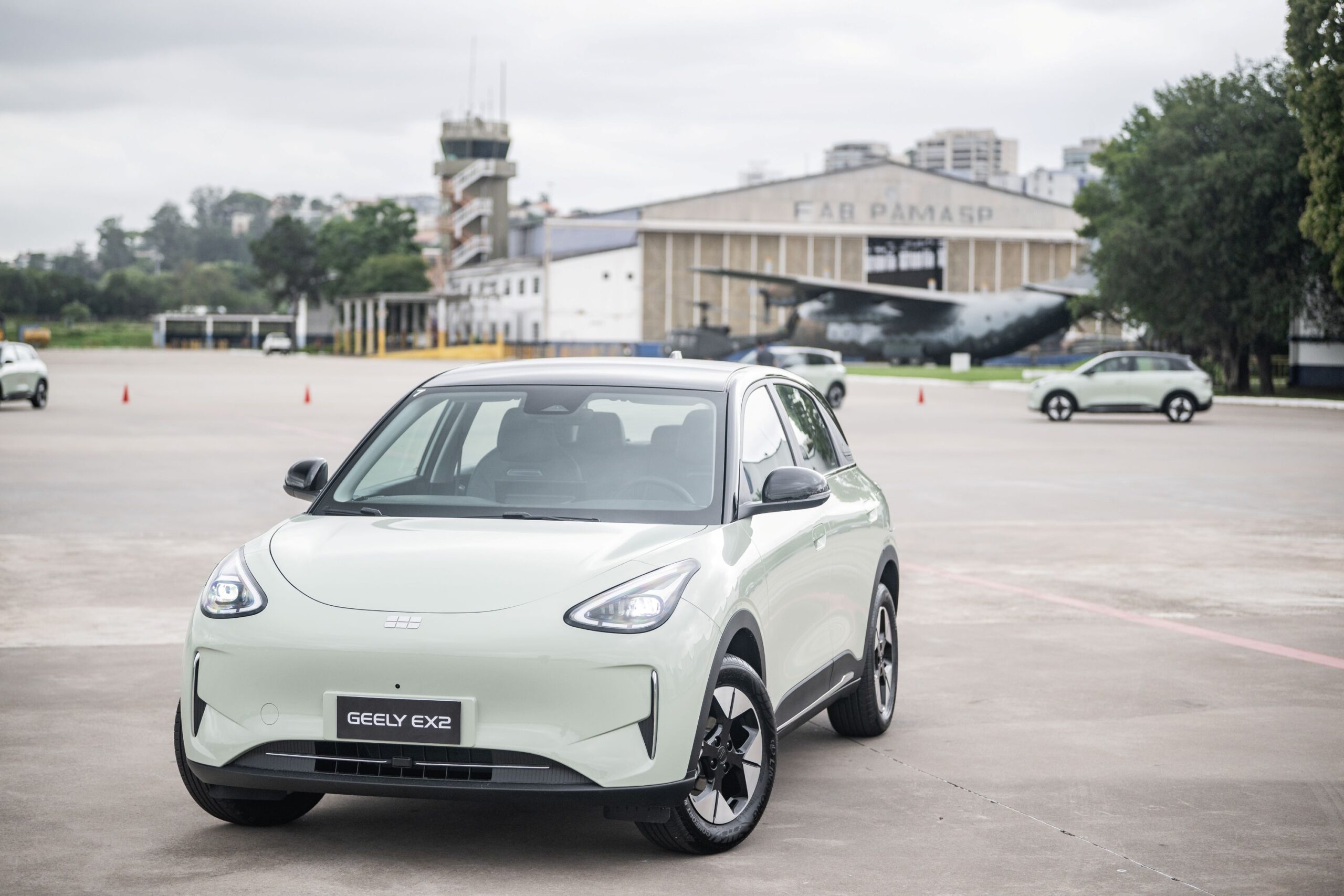 Geely EX2
