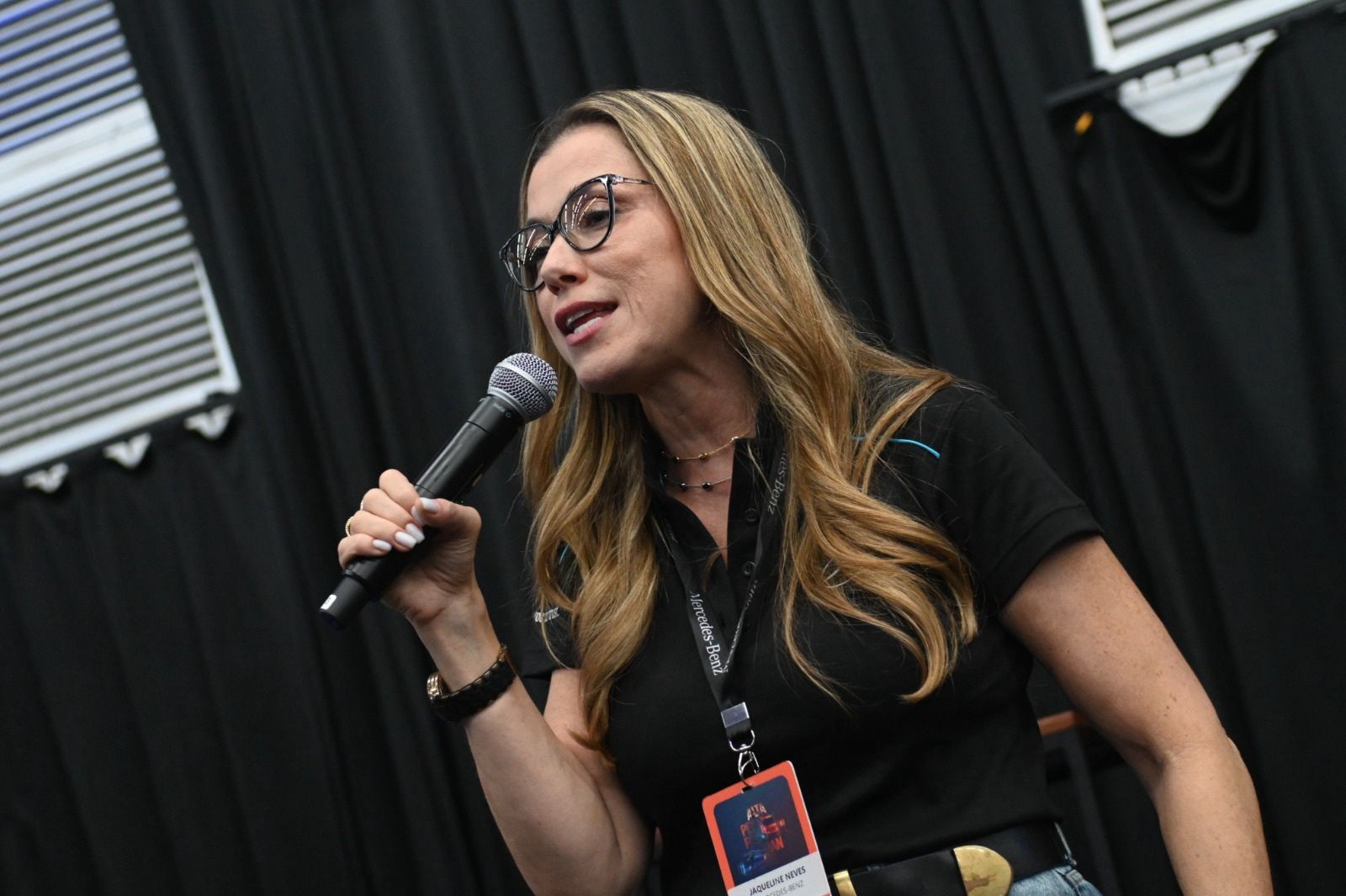 Jaqueline Marzola Mercedes Benz