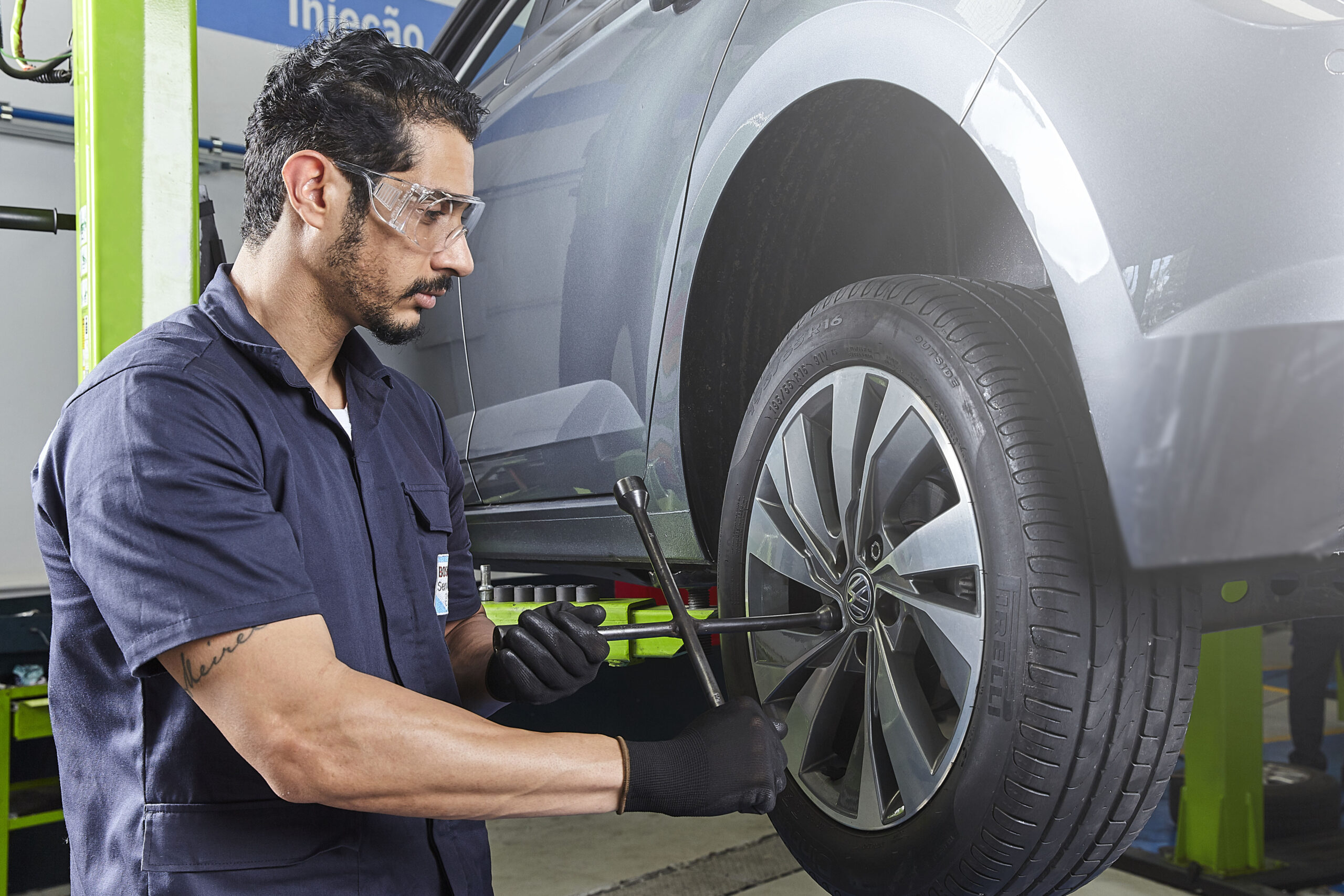 Bosch e Pirelli firmam parceria