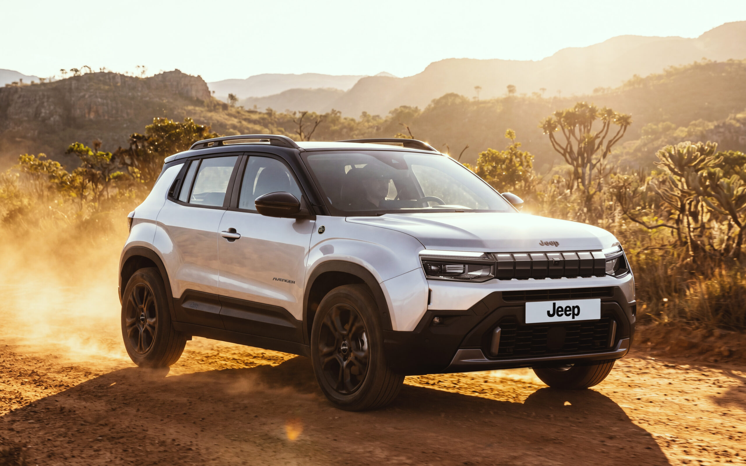 Jeep Avanger 85 anos